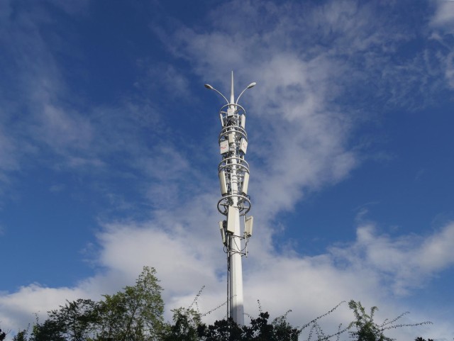 工信部:我国建成近160万个5g基站,光纤用户占比提升至94.3%