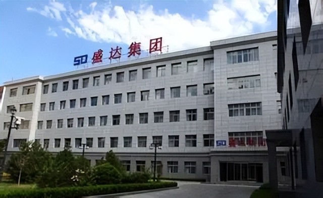 通过跟同行对比,可以发现,盛达资源的毛利率在行业里是最高的,而且高