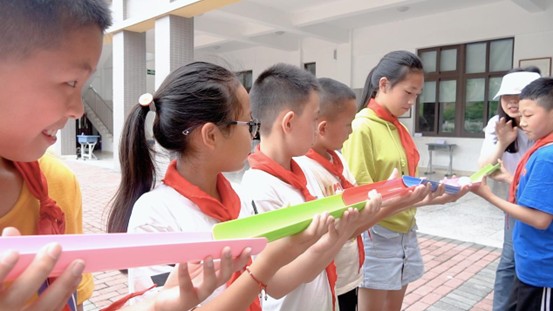 中睿公益才星微光点亮梦想首站启航走进北川羌族自治县幸福小学