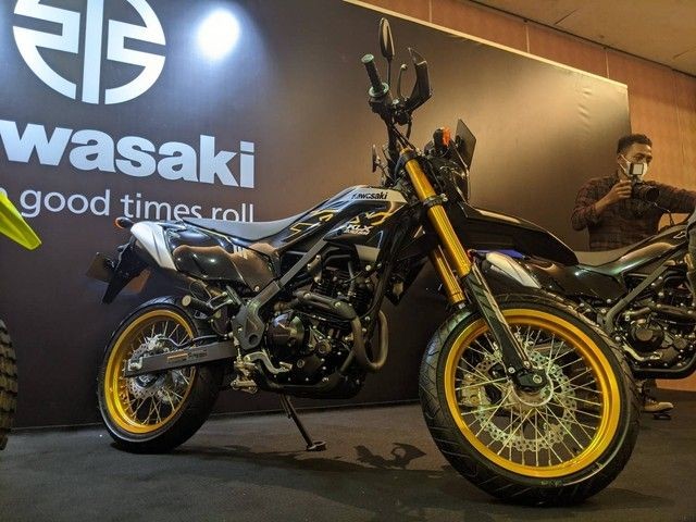 滑胎新宠儿川崎klx230sm印尼发布