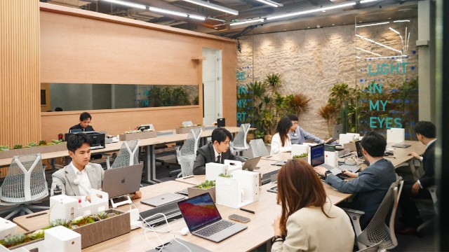 首档投行职场综艺开播95后实习生亮相华泰证券还原真实业务场景感知