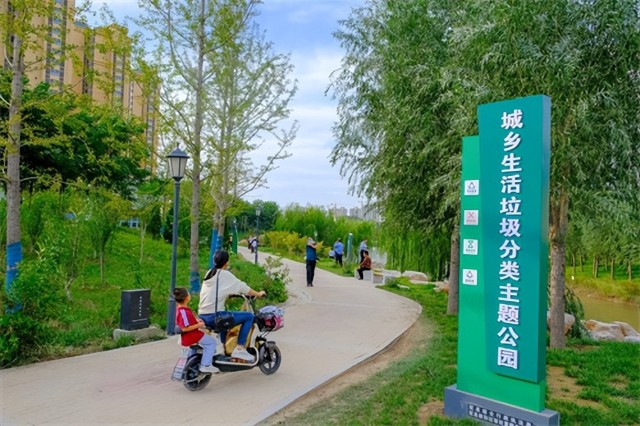 实施城乡环卫一体化绘就乡村振兴新画卷冠县城乡环卫一体化工作掠影