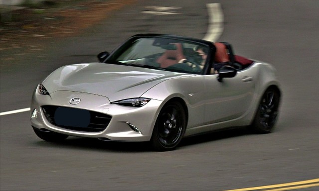 马自达跑车(马自达跑车敞篷报价)