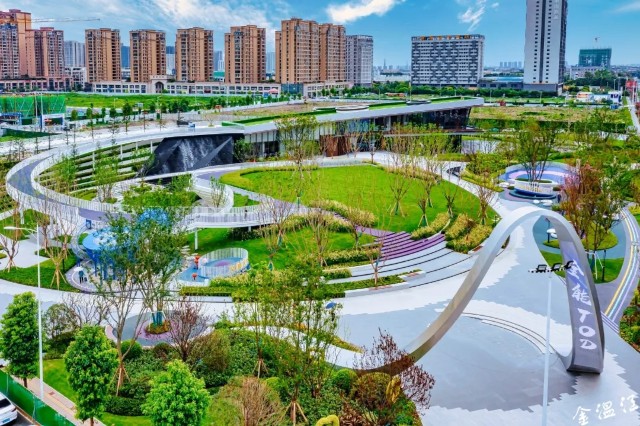 作为温江区第一个以公共交通为导向实施综合开发的项目,万盛tod项目以