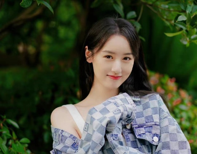 欢瑞世纪头部艺人再塌房袁冰妍偷漏税被罚近百万公司三年亏损167亿