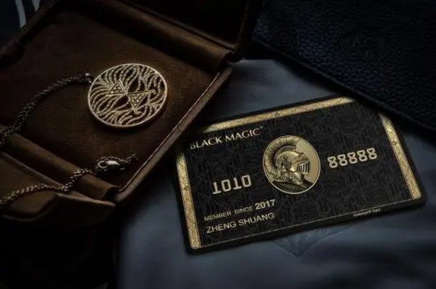 橡木资讯中国黑卡和美国运通百夫长黑金卡有什么不同