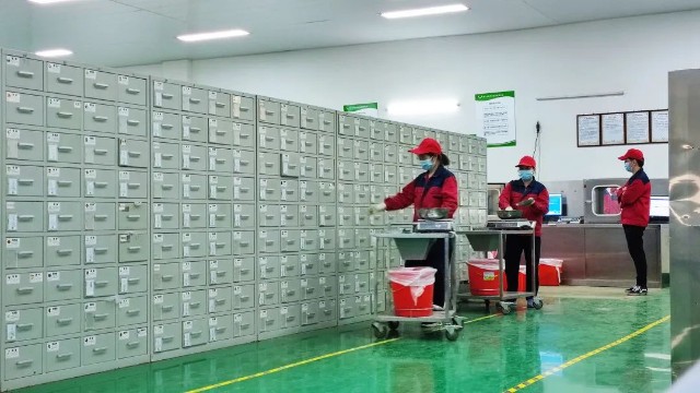 变革传统抓药模式的自动化中药调剂设备