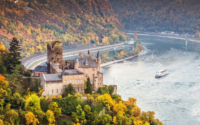 莱茵河水位再次下降 严重影响水运丨航运界