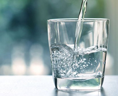 专家说长期喝白开水对身体有害吗