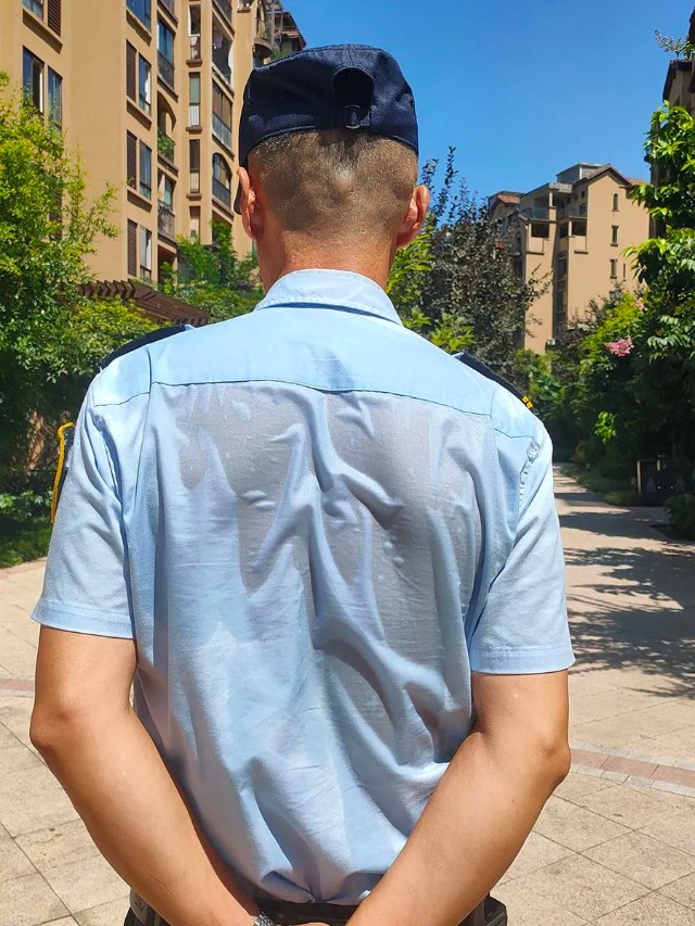 坚守岗位,无惧"烤"验,他们用汗水诠释责任与担当