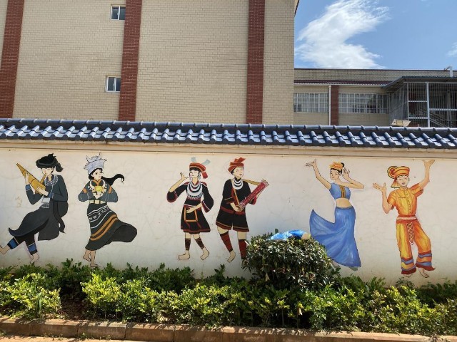 队在这里开展暑期实践活动,云南是一个多民族汇聚的省份,少数民族众多