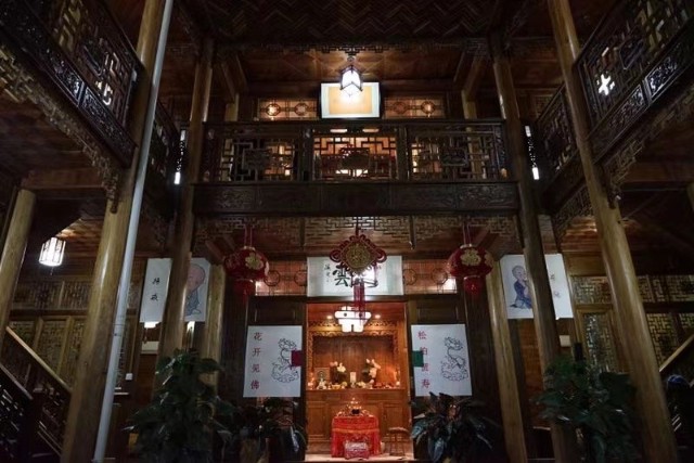 全手工雕刻金丝楠纯木结构四合院在云南腾冲等你