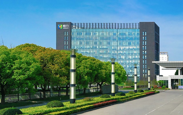 恒力石化半年营收1191.55亿，造出一个中国女首富_财富号_东方财富网
