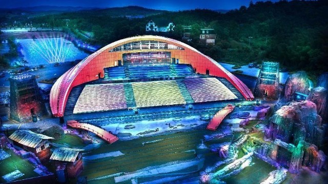 飞天山实景演出中心在旅发大会之后精彩上演的"苏仙邀您来赏月"演唱会