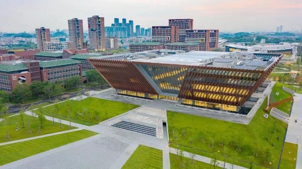 华工14万余名新生报到广州国际校区图书馆正式启用