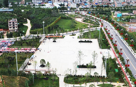 昭通市鲁甸县卯家湾安置区凝心聚力共谱民族团结进步新篇章